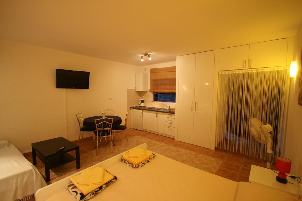 Apartments Agape Crikvenica Buitenkant foto