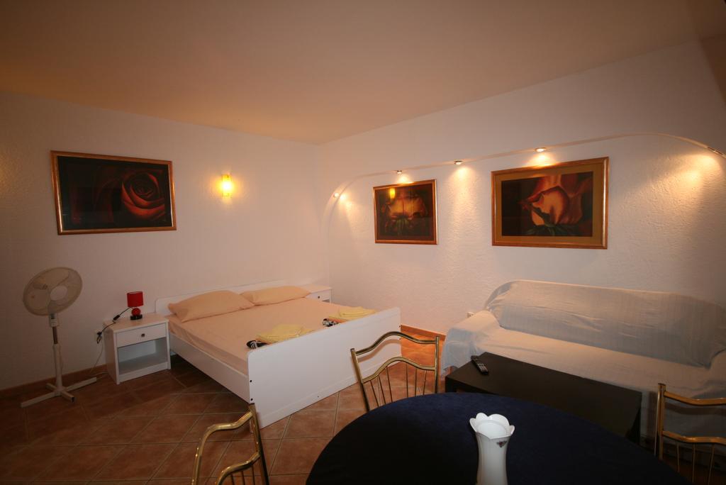 Apartments Agape Crikvenica Buitenkant foto
